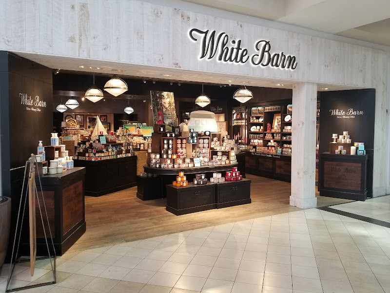 Bath & Body Works - The White Barn Candle Co.