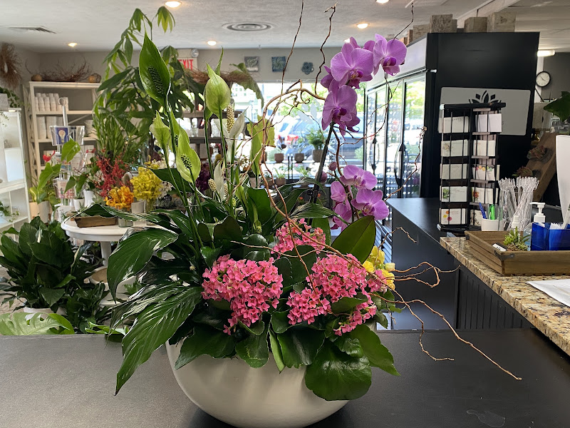 Crescent Floral & Gifts & Flower Delivery