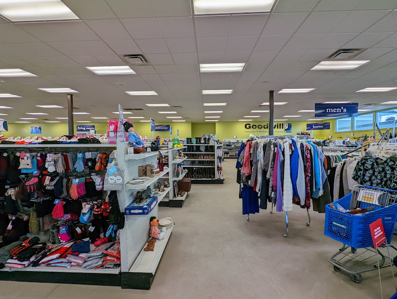 Goodwill Store: Belmont