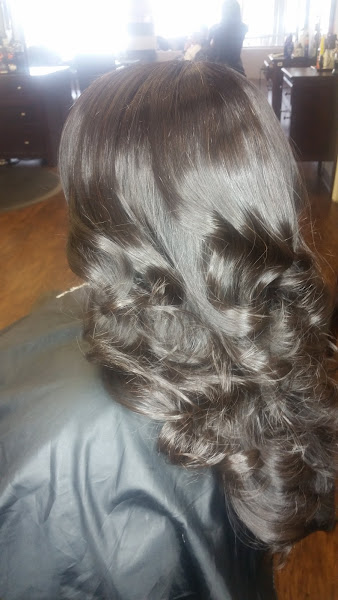 Happy Hair Salon & Boutique