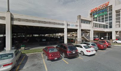 Beltway Plz+Main Rdwy In Frt Of Stores