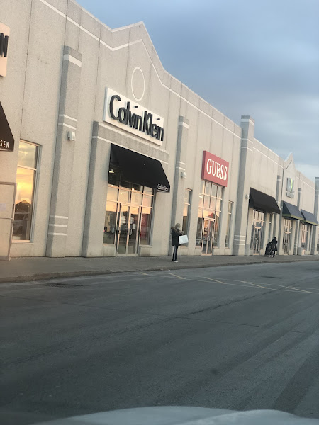GUESS Factory