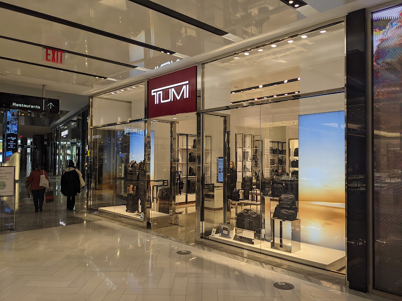 TUMI Store