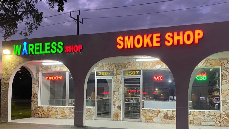 Hollywood Clouds Smokeshop