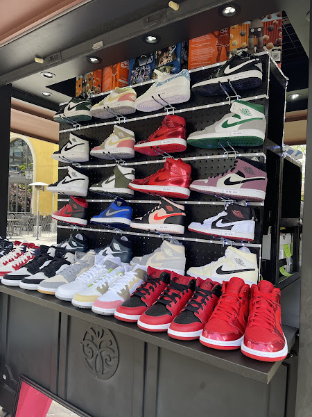 Apex Sneakers