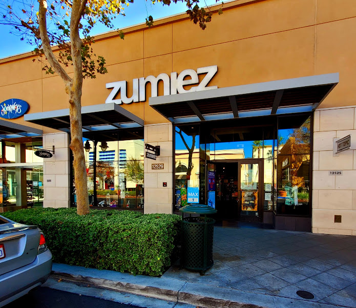 Zumiez