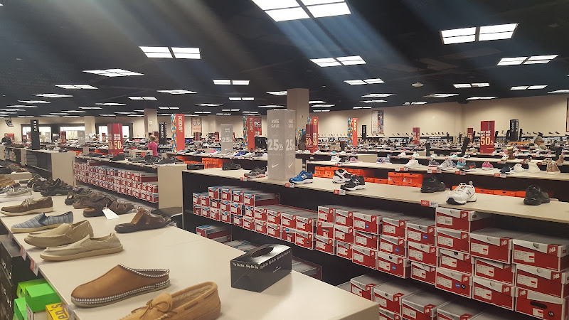 Off Broadway Shoe Warehouse
