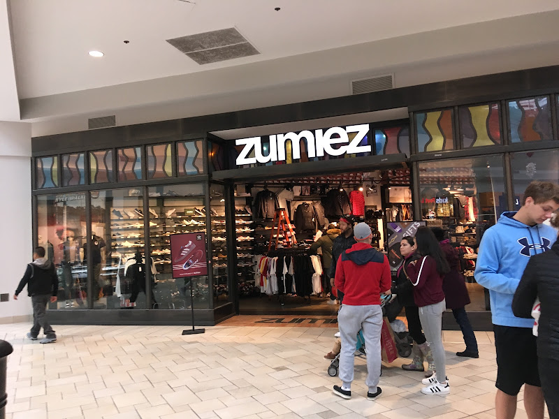 Zumiez