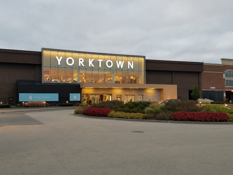 CHICAGO IL YORKTOWN CENTER