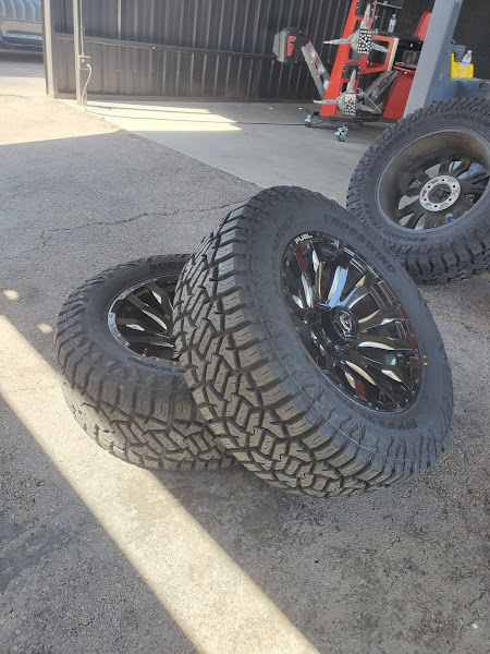 Llantera Sinaloa / Sinaloa Tires