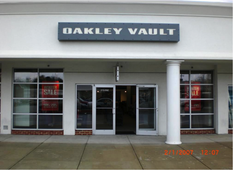 OAKLEY VAULT