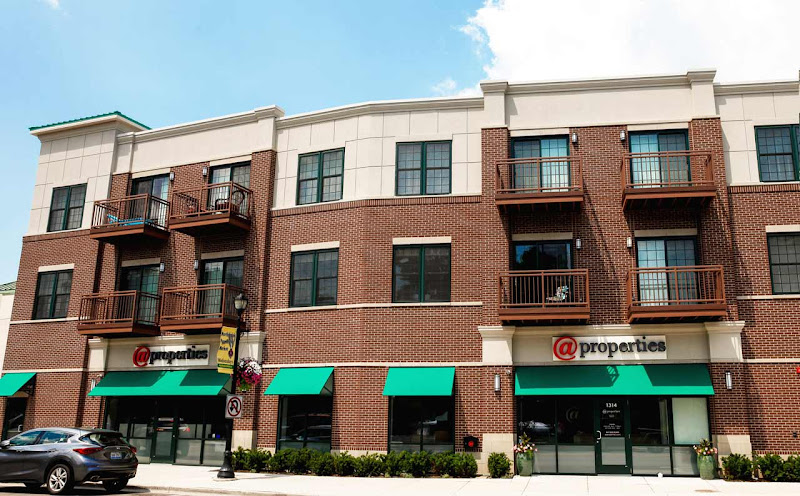 Heidi Michaels-@properties Northbrook