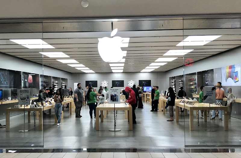 Apple Montgomery Village