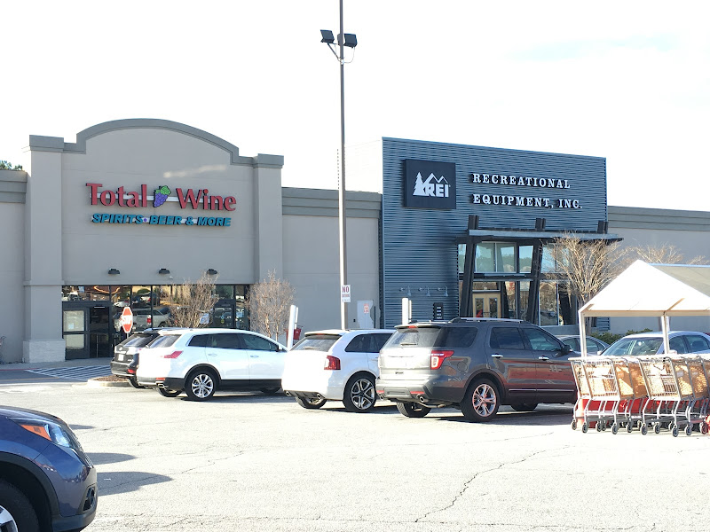REI