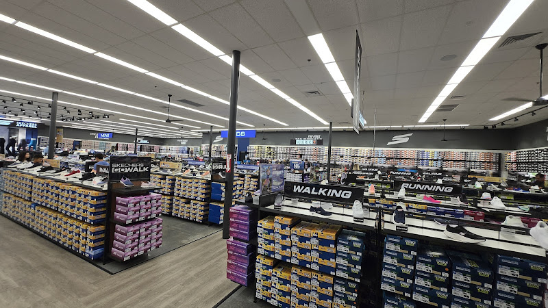 SKECHERS Warehouse Outlet