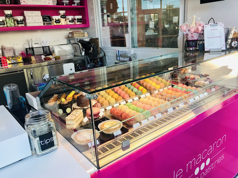 Le Macaron French Pastries