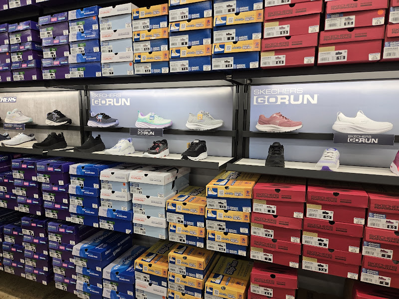 SKECHERS Warehouse Outlet
