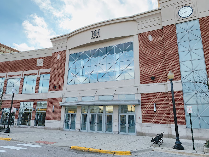 RH Outlet Schaumburg