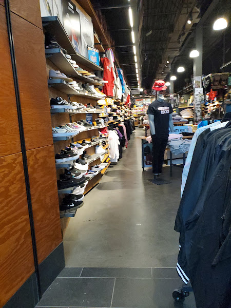 Zumiez
