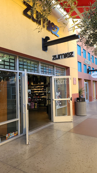 Zumiez