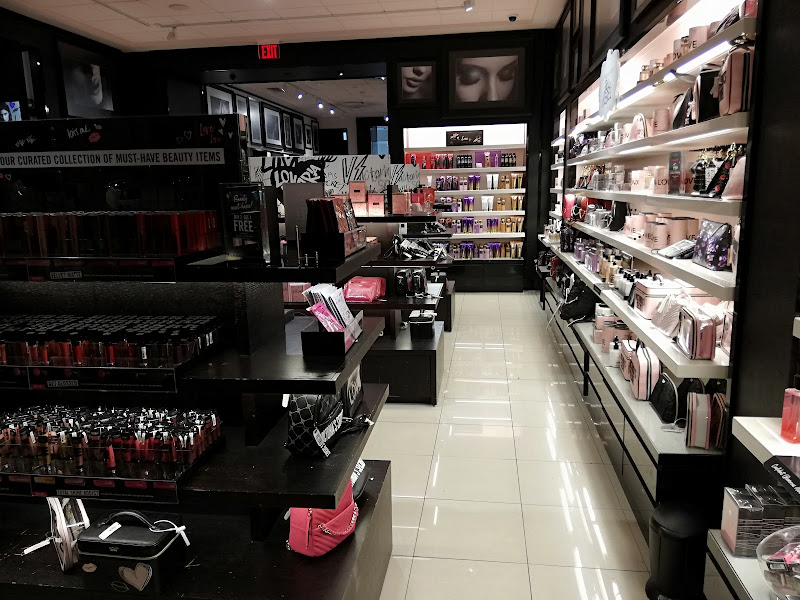 Victoria's Secret & PINK