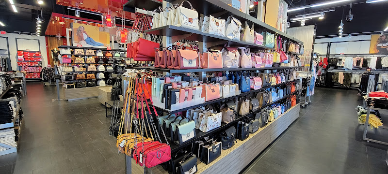 GUESS Factory