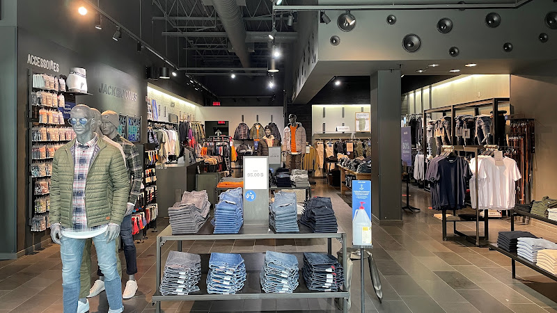 JACK & JONES