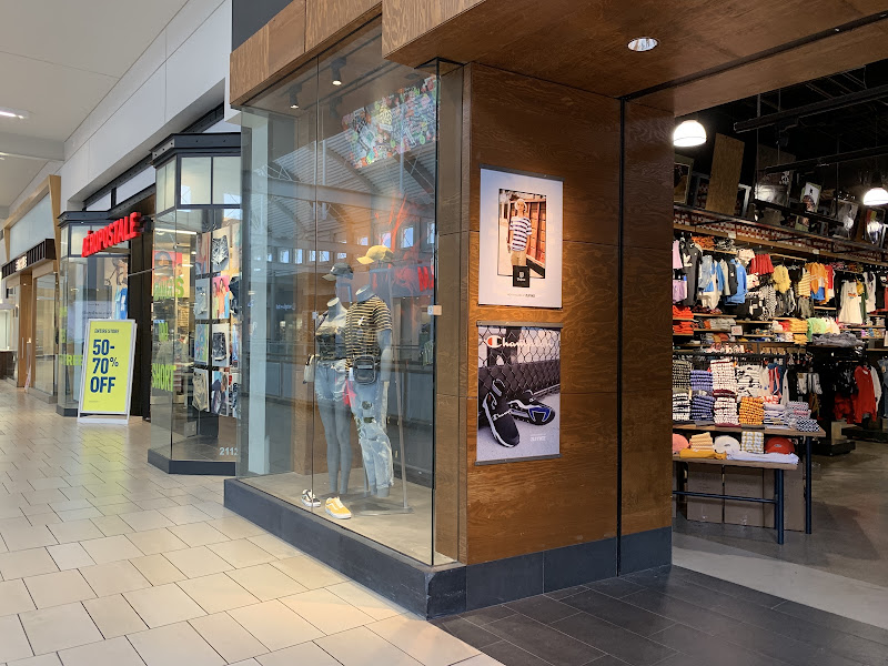 Zumiez