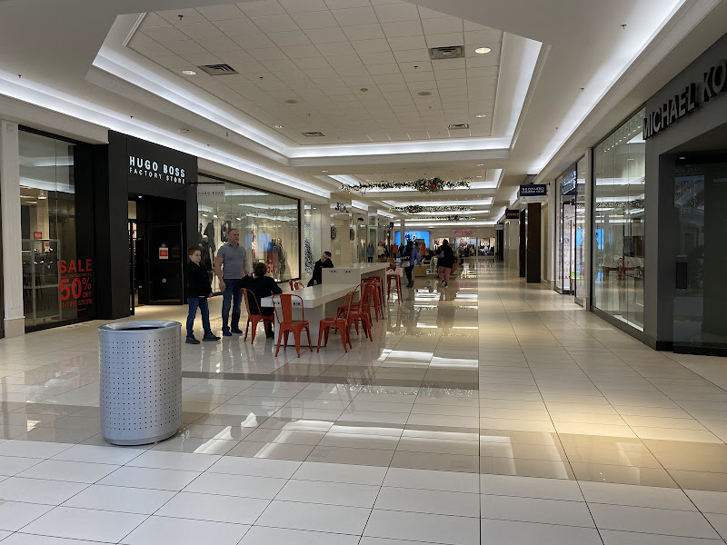 Fashion Outlets of Niagara Falls USA