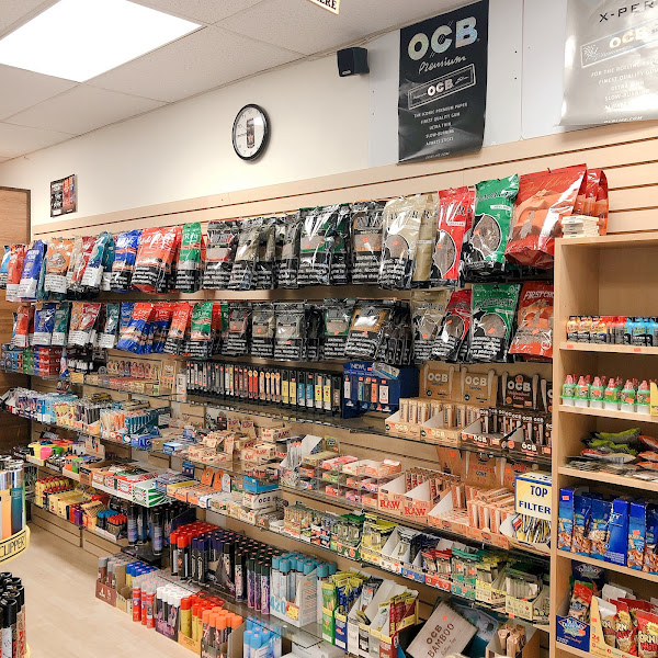 Cigarland (Best Cigarette , Cigars, vape, and Beers in Town !!!)