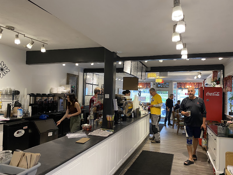 Cafe & Creperie