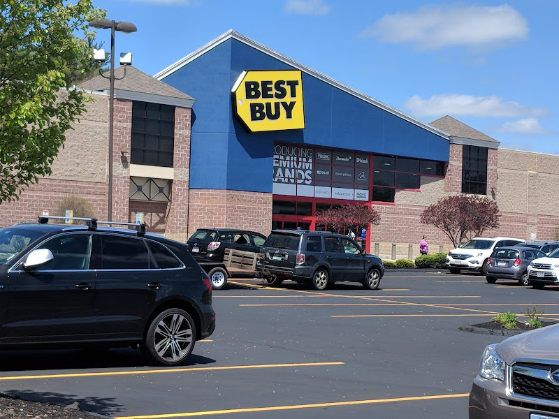 Village Shoppes at Salem
