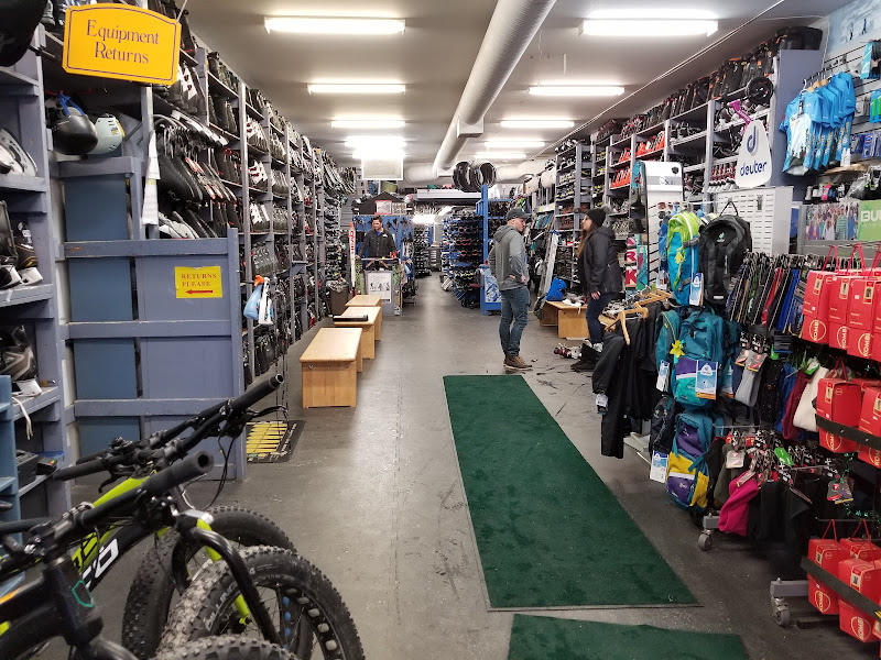 Snowtips-Bactrax Ski & Bike Rental