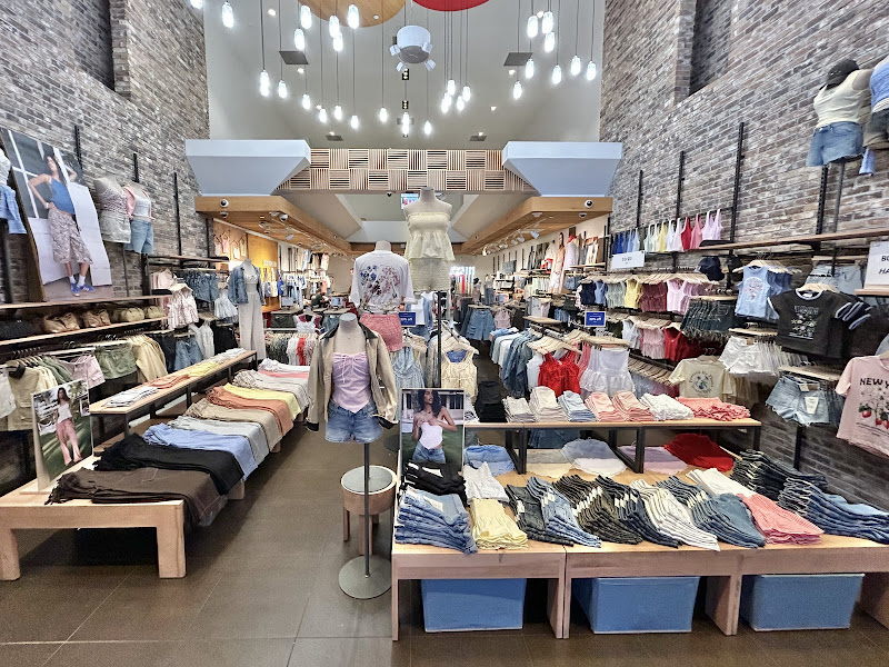 Cotton On Fashion Show Mall