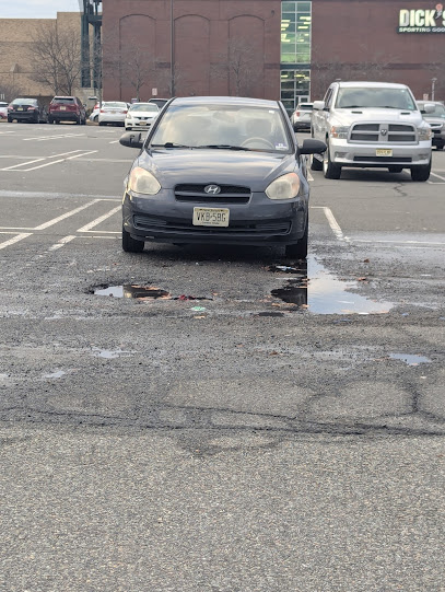 Woodbridge Center Plaza