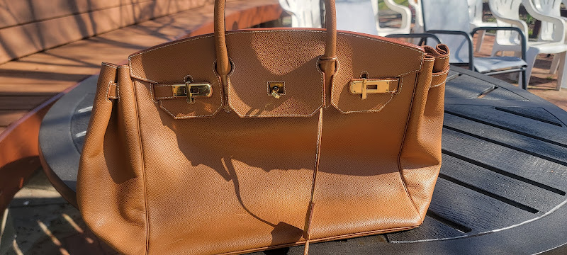 FASHIONPHILE Selling Studio