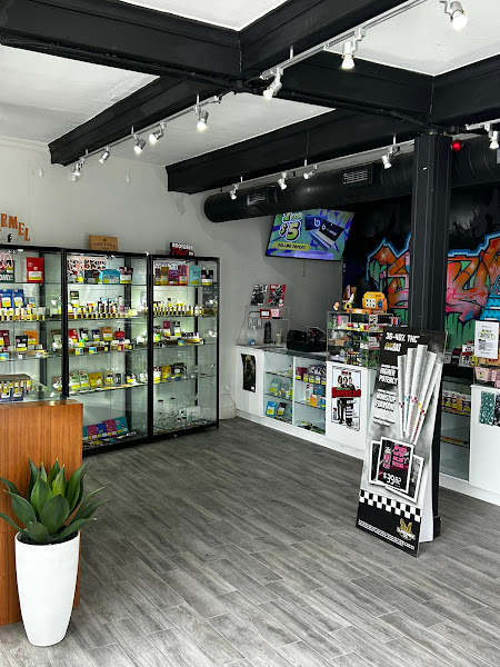 BUDSSMOKE CANNABIS BURLINGTON