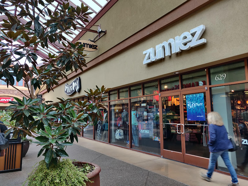 Zumiez