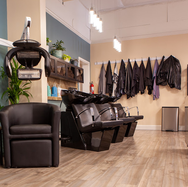 Salon West