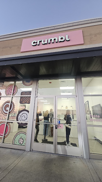 Crumbl – Cookies & Desserts