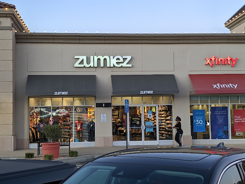 Zumiez