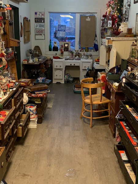 Le Bazaar, Vintage & Collectibles