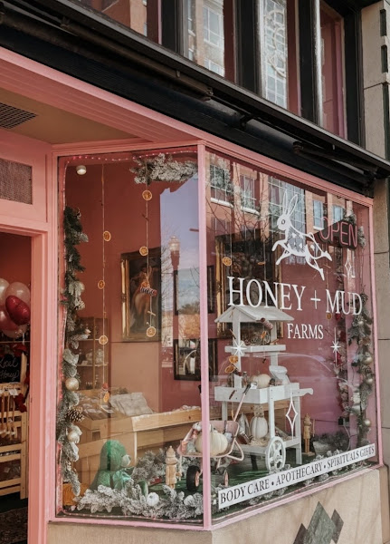 Honey + Mud Farms