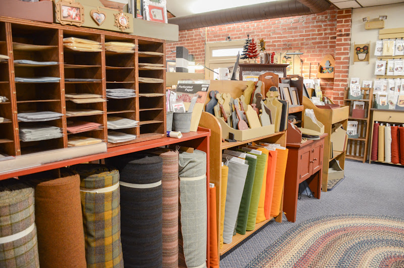 Primitive Homespuns Wool and Needleworks