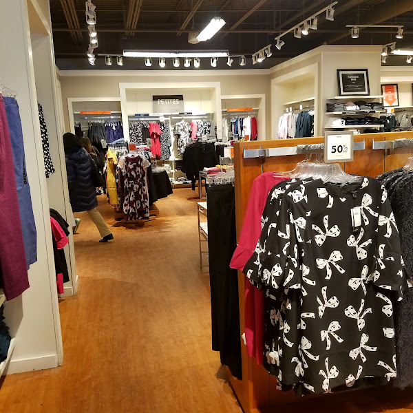 Banana Republic Factory Store
