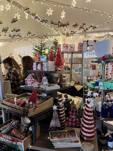 ![Image 1: Holiday Pop-Up Shops