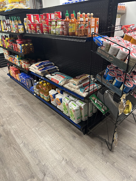 Fly’s Mini Market