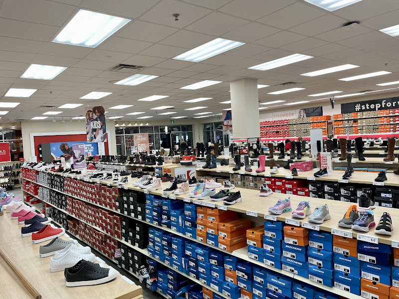Famous Footwear Outlet