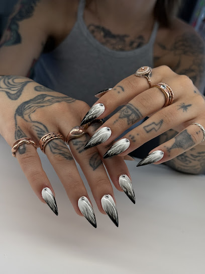 RYNA'S NAILS