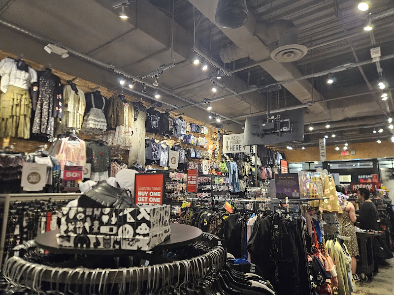 Hot Topic